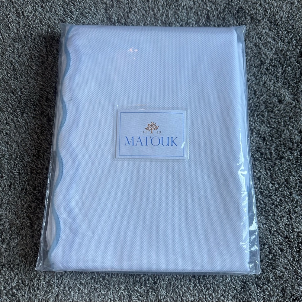 Matouk Camilla Pique Full/Queen White and Light Blue Coverlet
